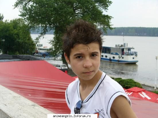 pozele poi.. bine hai pun yo,sa radeti... membru de argint